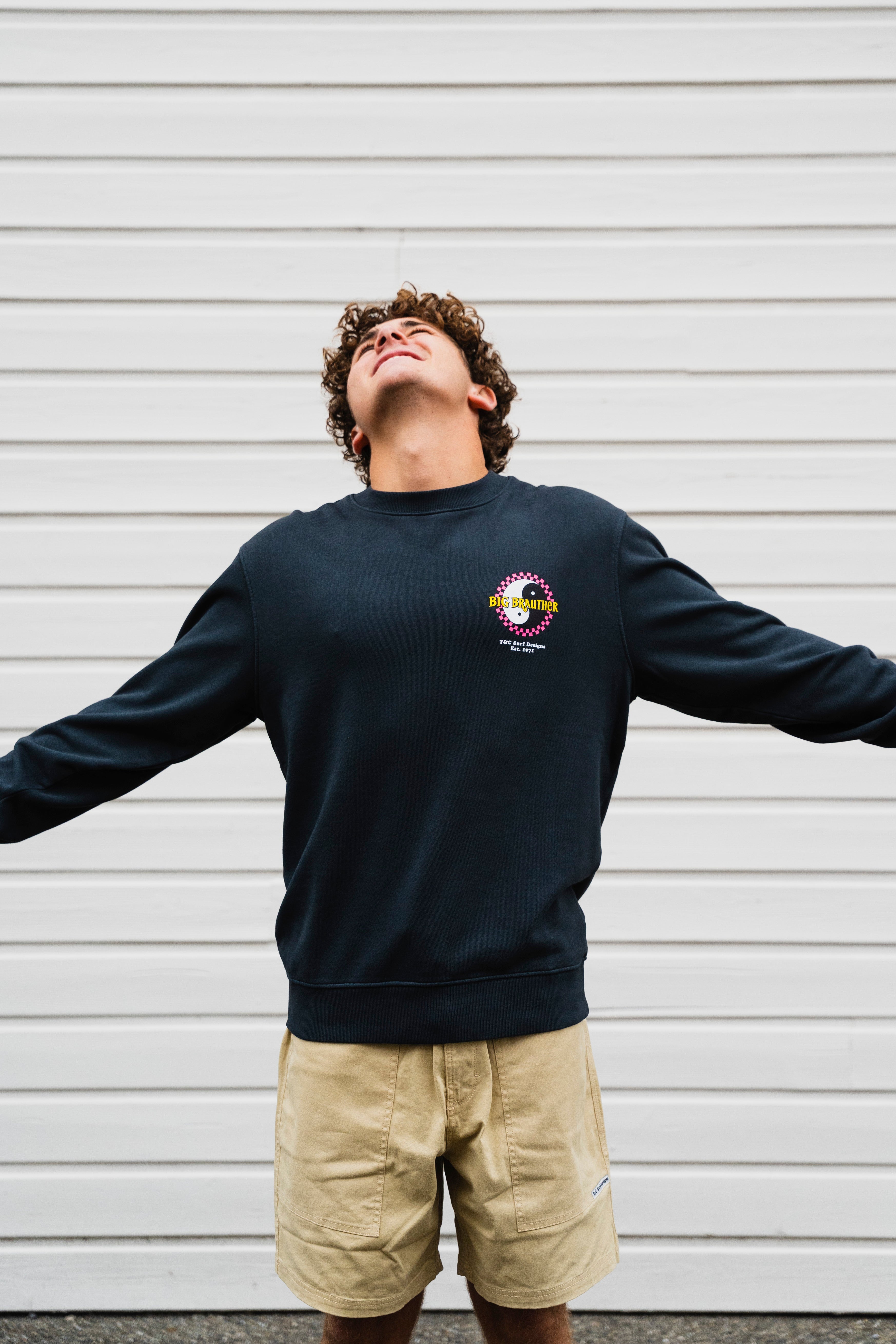 BIG BRAUTHER X T&amp;C Surf Designs Crew Fleece Checky Logo - Washed Black