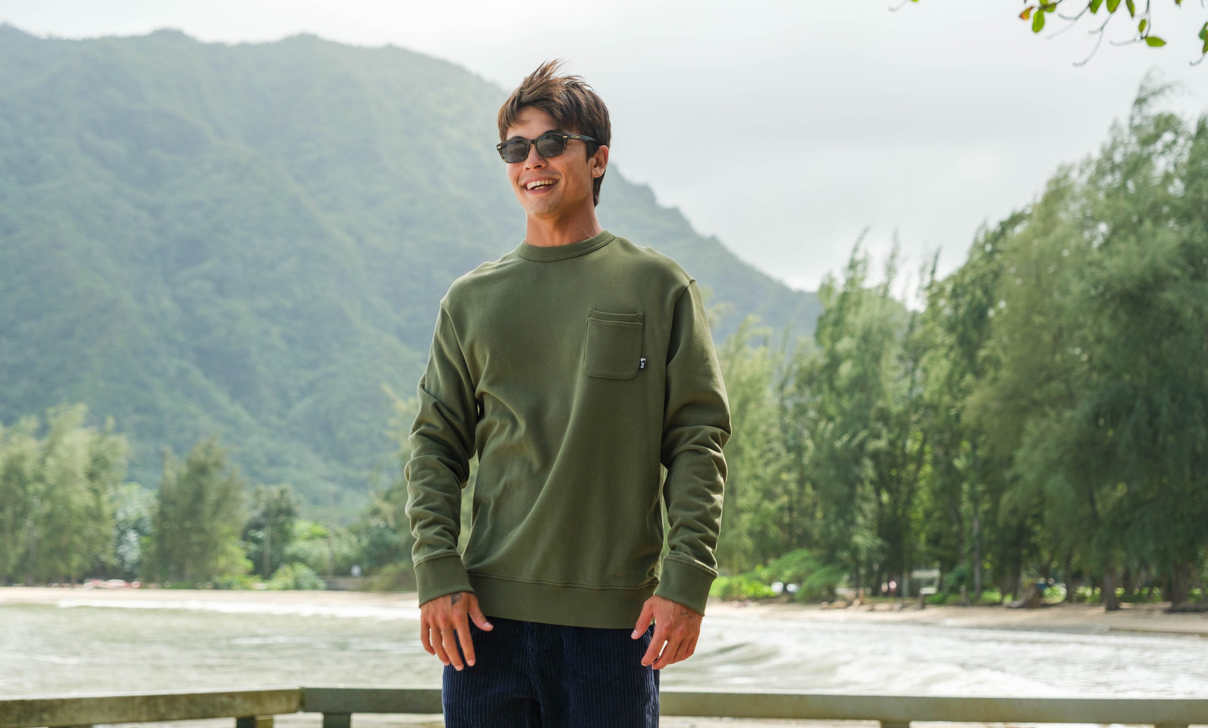 YY 71 Pocket Crew Sweat-Military Green