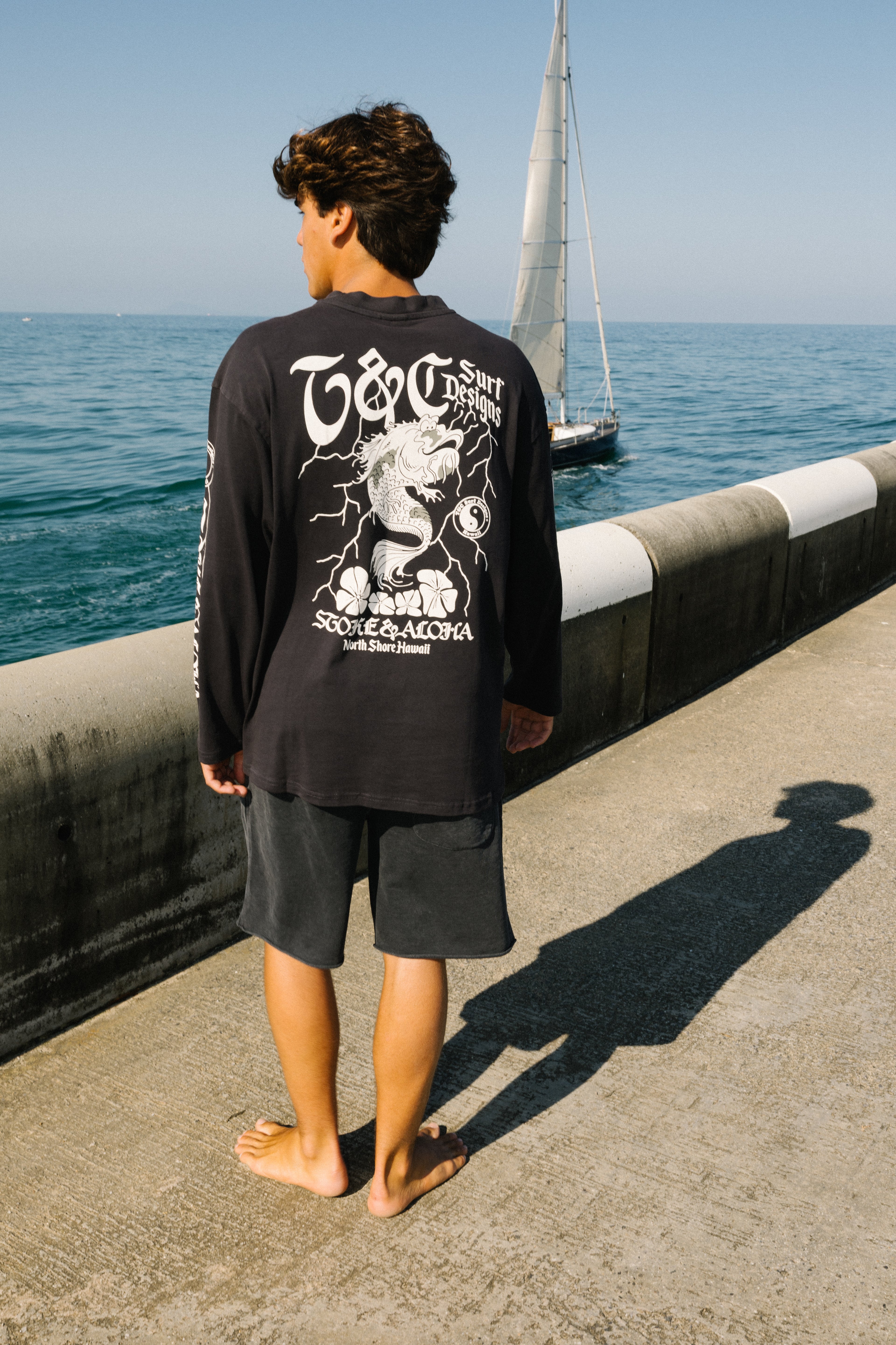 T&C Surf Designs Koï Lightning  L/S Tee-Fatigue Black
